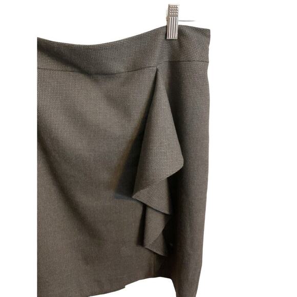 Halogen Skirt Women's SZ 12P Brownish Gray Plaid Ruffle Above Knee Length - Picture 3 of 11